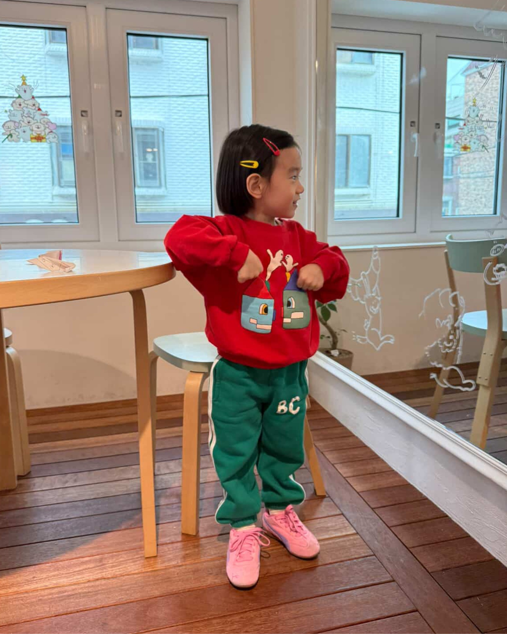 danmi_kk styling the Happy Houses Kids Sweatshirt from our Capsule Collection 🏠❤️

Remember that you can tag us or use the hashtag #wethecampamento to share your favorite outfits with us, we love seeing you wearing The Campamento!