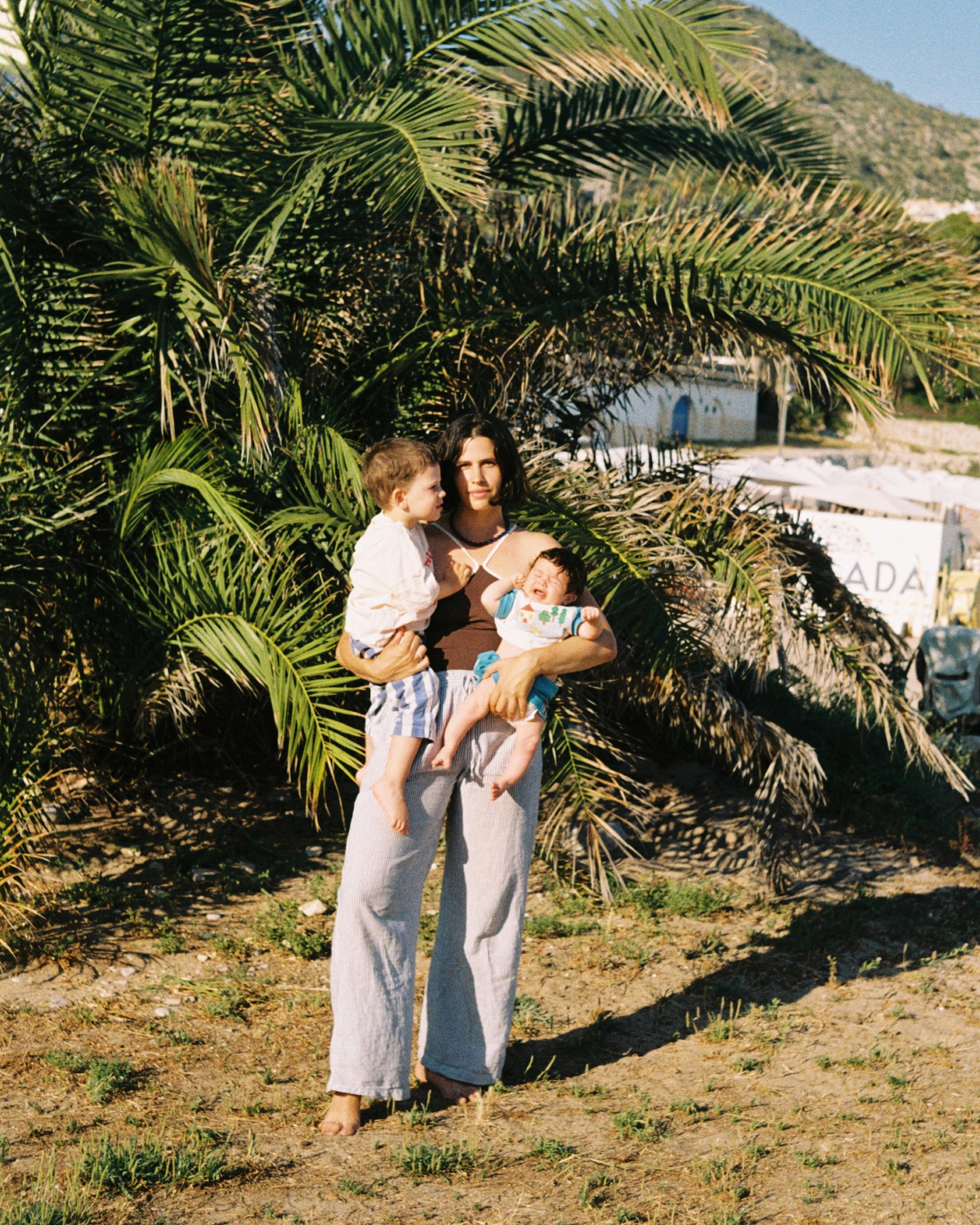 Not long ago, we spoke with @herpmarina, photographer, content creator and co-founder of @hair.chive, about creativity, motherhood, slow living and the projects that shape her daily life.

Marina shared how she has built a creative practice that moves between photography, design, storytelling and craft. In the conversation, she reflects on how motherhood has transformed her way of working and on the importance of creating space for meaningful connections, both in life and in creative work.

Take a look at the full interview in our online magazine. Link in bio! 💫
