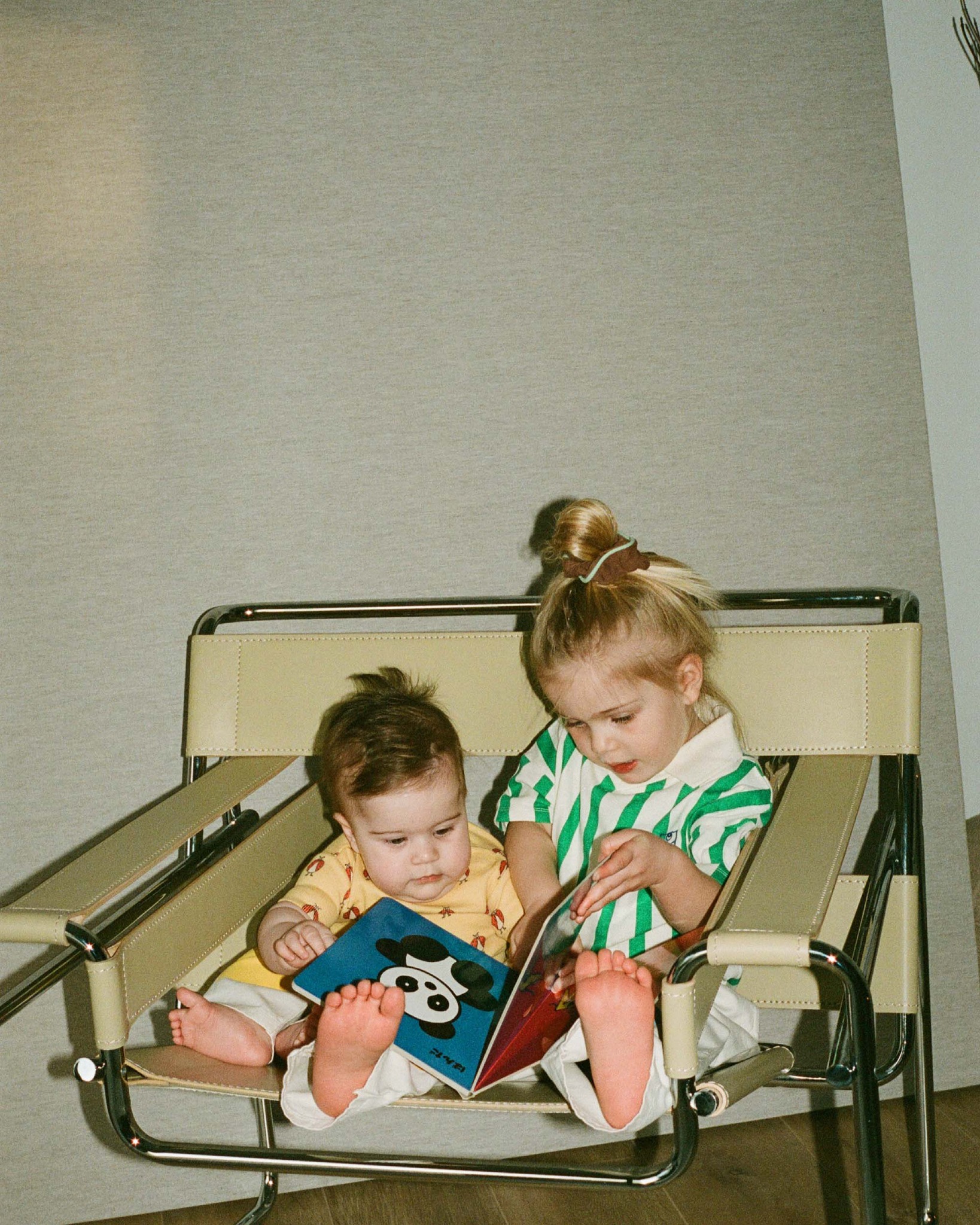 Tiny readers, big world 💫

#SS26 #BabyCollection
