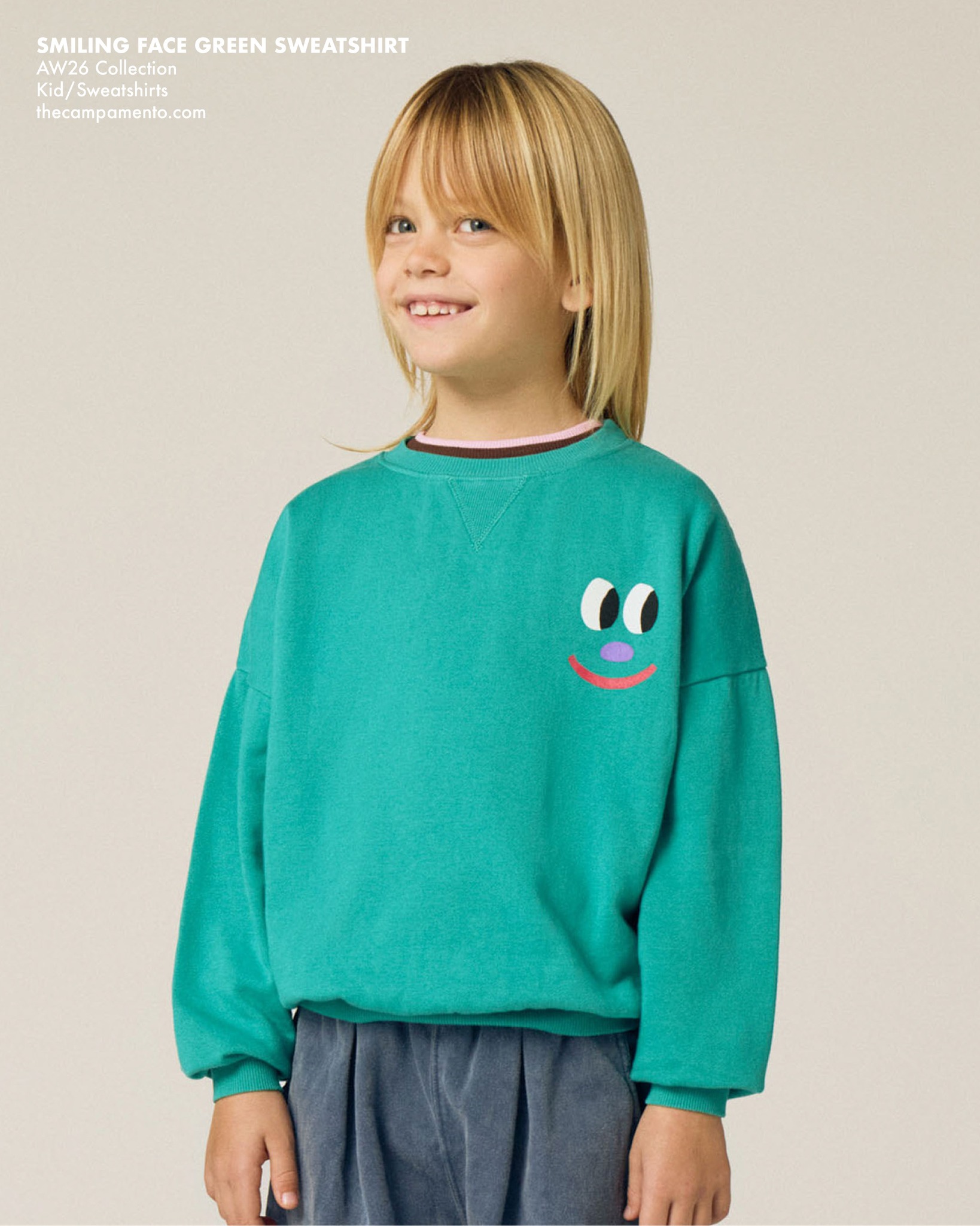 The smiling face sweatshirt features an oversized fit with ribbed cuffs and a ribbed neckline for added comfort. It is a versatile piece that perfectly complements any winter outfit 🪁

Available at thecampamento.com and selected stores worldwide!

#AW26 #TheCampamento